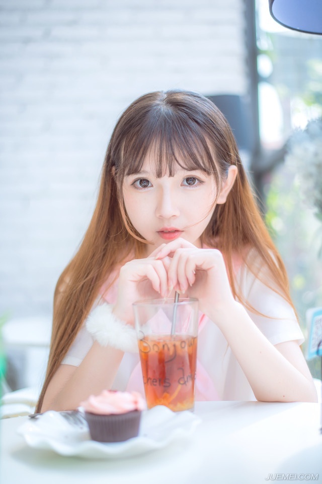 “那只是顺带。”庞统摇了摇头：“现在那阆中大营之中，可是已经有不少人投了我军。”